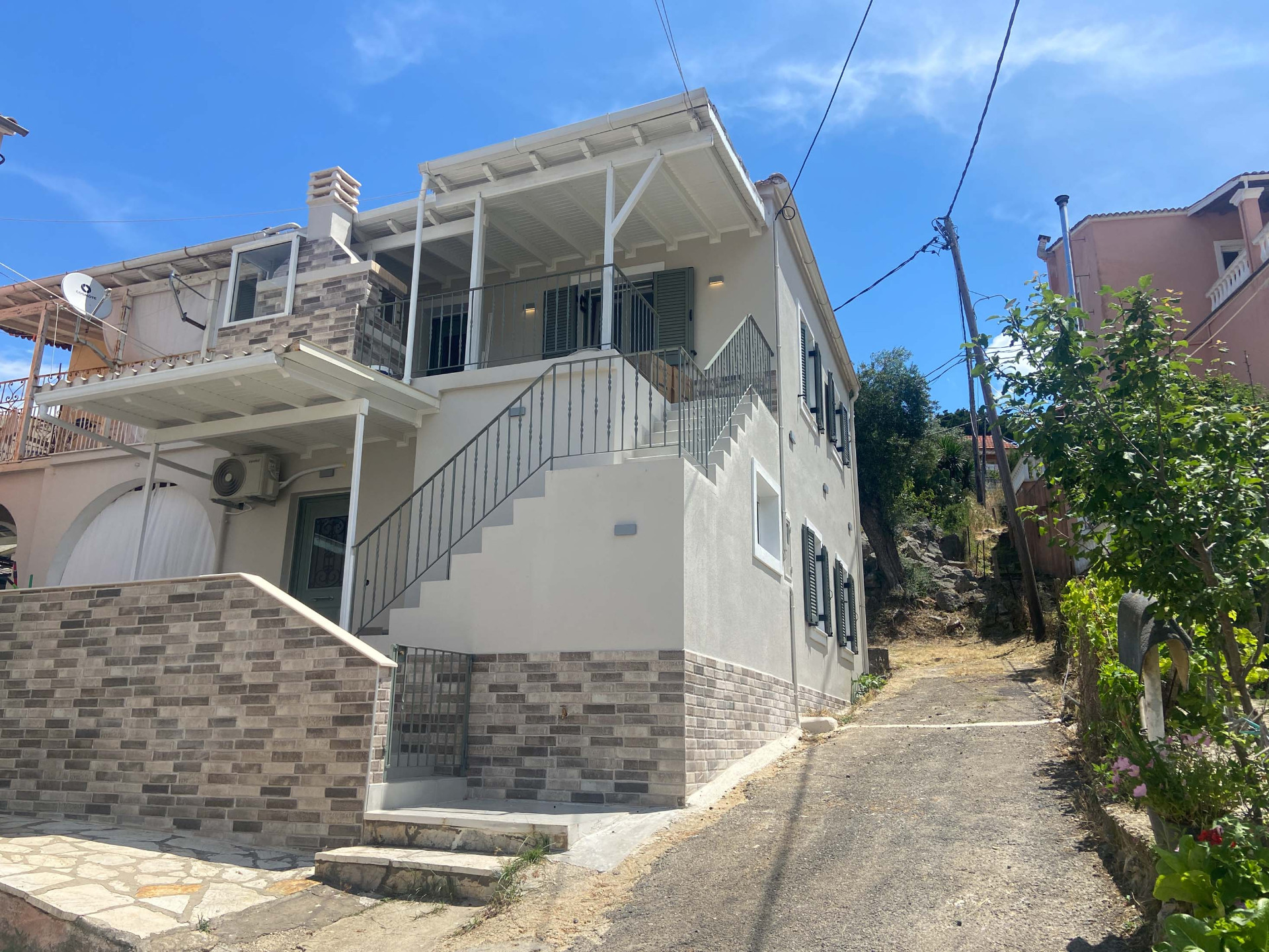 Nonna's Hill House