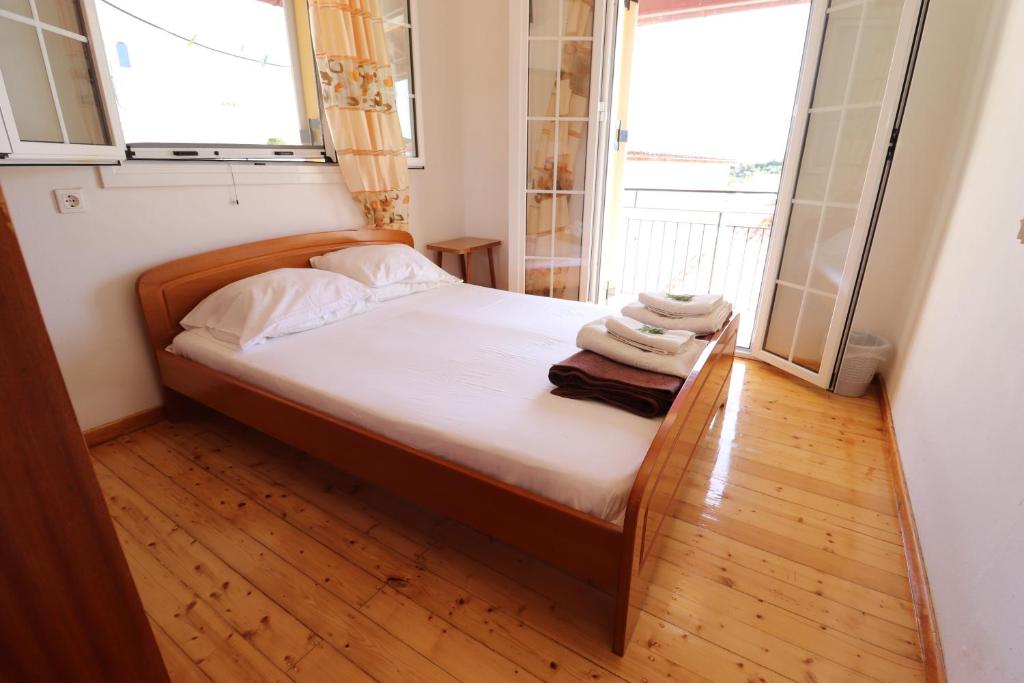 Antigone Apartments