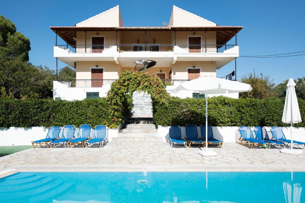 Cochelli Apartments